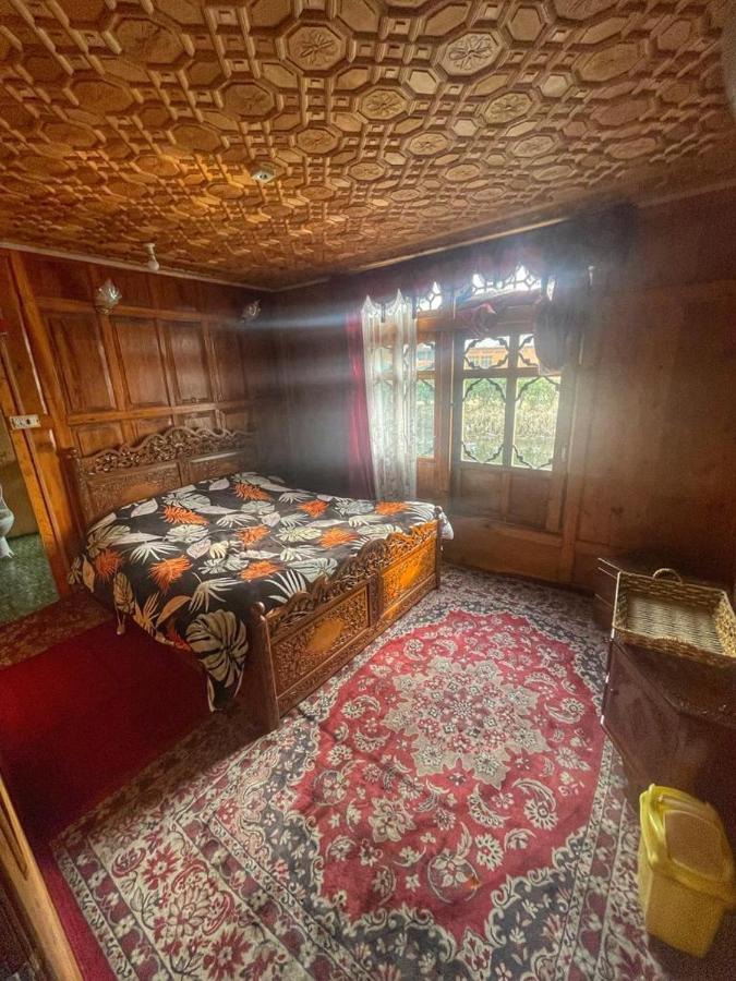 Hotel Lala Rukh Group Of Houseboats Srīnagar Zewnętrze zdjęcie
